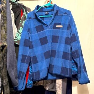 Vineyards vines small pullover